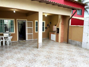 Casa com churrasqueira perto da praia - Cabo Frio